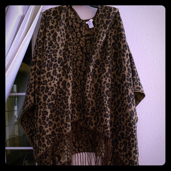 Leopard fringe poncho - Picture 1 of 2